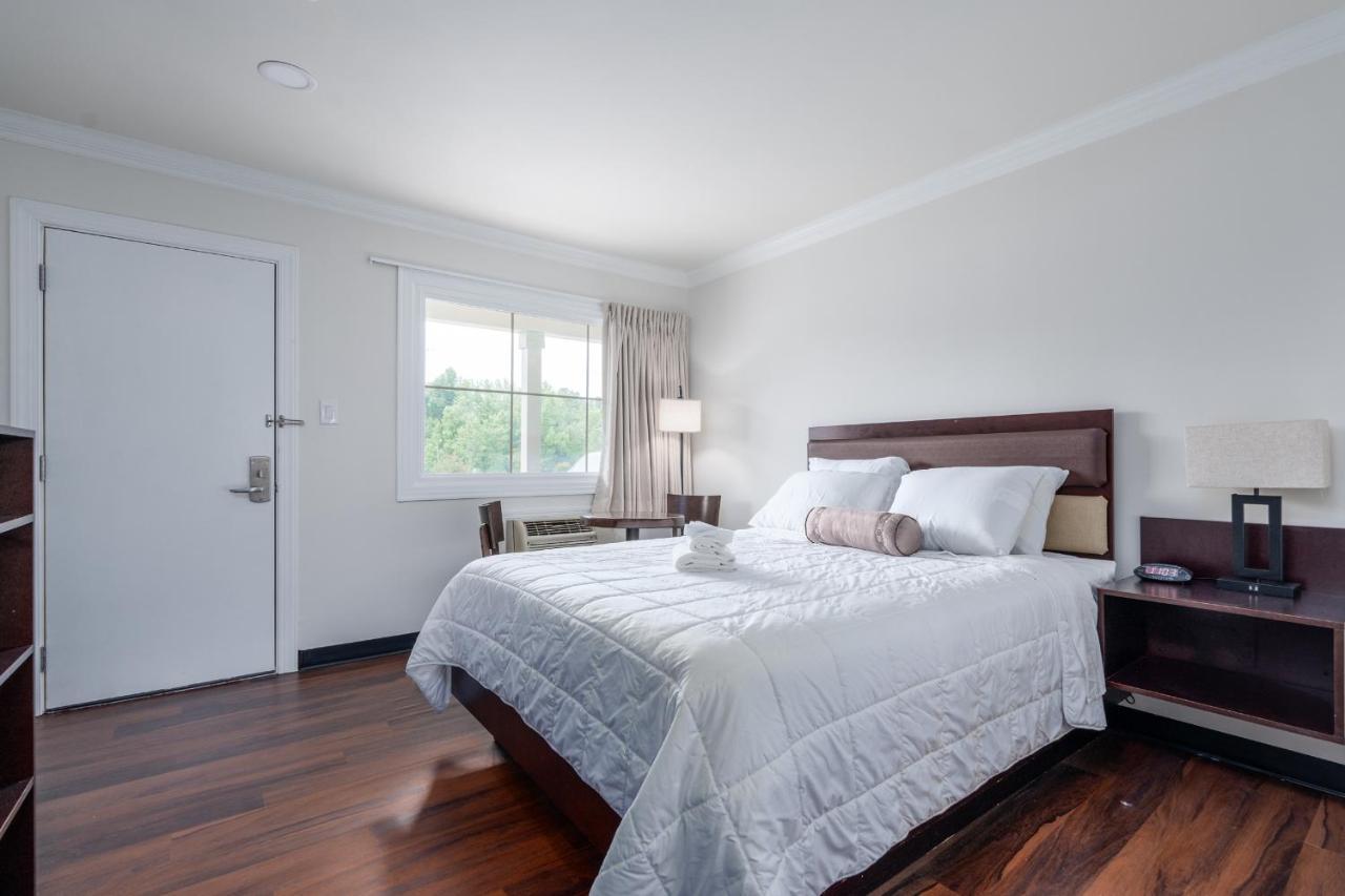 Crewe Boutique Inn ภายนอก รูปภาพ