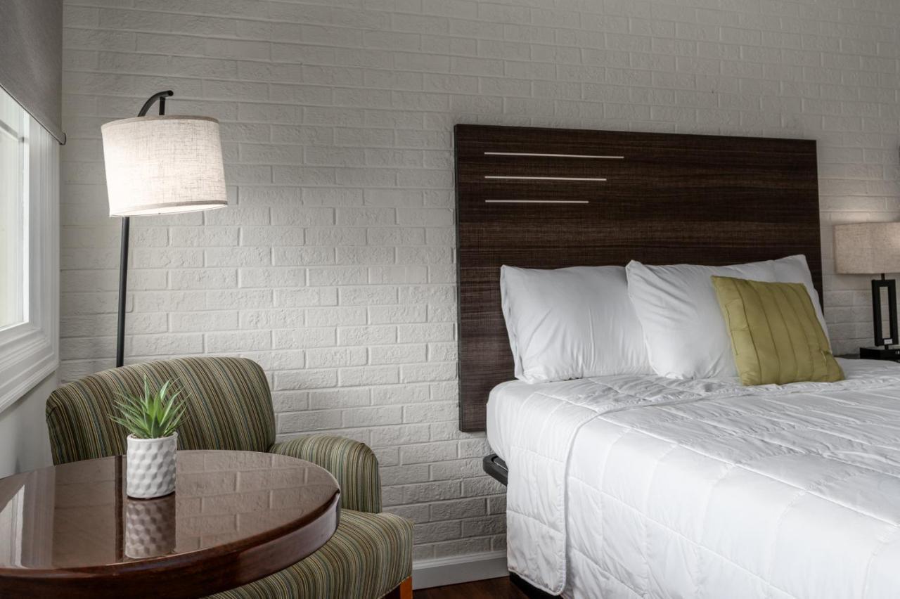 Crewe Boutique Inn ภายนอก รูปภาพ